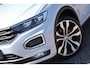 Volkswagen T-Roc 1.5 TSI 150pk DSG Sport Business R-line | Trekhaak | Camera | Elektr. Achterklep | Navigatie | PDC