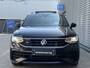 Volkswagen Tiguan 1.4 TSI eHybrid 245PK R-Line Business / Fabrieksgarantie tm 18-01-2028 / Panoramadak / Black Style / Zwenkbare Trekhaak / Head-Up Display / 360 Camera