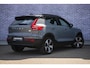 Volvo XC40 Recharge Core 70 kWh | Cruise Control | Parkeercamera | Navigatie | Stoel-/Stuurverwarming | Warmtepomp | Uitschuifbare Beensteunen |