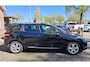 Renault Clio Estate 1.2 16V. Zeer netjes en luxe. O.a. pdc, stoelverwarming, LED, bluetooth, airco, cruise, etc. Prijs rijklaar !