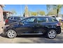 Renault Clio Estate 1.2 16V. Zeer netjes en luxe. O.a. pdc, stoelverwarming, LED, bluetooth, airco, cruise, etc. Prijs rijklaar !