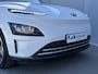 Hyundai Kona Electric EV Fashion 64 kWh / SOH 100% / Fabrieksgarantie t/m 3-2028 / Apple Carplay/Android Auto / Warmtepomp / Navigatie /