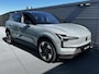 Volvo EX30 Single Motor Extended Range Plus 69 kWh Harman Kardon Premium Audio, Parkeerverwarming, Verwarmde stoelen + stuurwiel, Zwart dak, Parkeer camera, 1e eigenaar