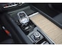 Volvo XC60 T6 Plug-in hybrid AWD Ultra Dark | Luchtvering | Panoramadak | Semi-elektrische trekhaak | 360 graden camera | Premium audio by Harman Kardon | BLIS | Keyless | Head-up display | Elektrische stoelen met geheugen