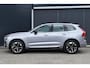 Volvo XC60 T6 Plug-in hybrid AWD Ultra Dark | Luchtvering | Panoramadak | Semi-elektrische trekhaak | 360 graden camera | Premium audio by Harman Kardon | BLIS | Keyless | Head-up display | Elektrische stoelen met geheugen