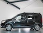 Dacia Dokker 1.2 TCe S&S Stepway 5-Persoons Trekhaak, Cruise, Airco,