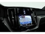 Volvo XC60 2.0 T6 Plug-in hybrid AWD Plus Dark | Trekhaak | Pano | Blis | ACC | 360 Camera | H&K Audio | Mem Stoelen |
