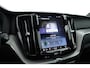 Volvo XC60 2.0 T6 Plug-in hybrid AWD Plus Dark | Trekhaak | Pano | Blis | ACC | 360 Camera | H&K Audio | Mem Stoelen |