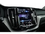 Volvo XC60 2.0 T6 Plug-in hybrid AWD Plus Dark | Trekhaak | Pano | Blis | ACC | 360 Camera | H&K Audio | Mem Stoelen |
