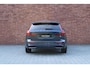 Volvo V60 T8 Plug-in hybrid AWD Ultra Perf. Ed. Dark |DEMO DEAL| Geventileerde voorstoelen met massagefunctie | Panoramisch schuif-/ kanteldak | Head up display | Polestar Motortuning | Bowers & Wilkins High End Audio | 360 graden camera | Geventileerde voorstoelen met massagefunctie | Elektrisch bedienbare voorstoelen met geheugenfunctie | Extra getint glas | Stoel-/ stuurwielverwarming | Verwarmde achterbank | 19'' lichtmetalen velgen | Adaptieve cruise control | BLIS