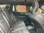 Volvo V60 T8 Plug-in hybrid AWD Ultra Perf. Ed. Dark |Panoramisch schuif-/ kanteldak | Head up display | Polestar Engineered optimisation | Bowers & Wilkins | 360 graden camera | Geventileerde voorstoelen met massagefunctie | Elektrisch bedienbare voorstoelen met geheugenfunctie | Extra getint glas | Stoel-/ stuurwielverwarming | Verwarmde achterbank | 20 inch. lichtmetalen velgen | Adaptieve cruise control | BLIS