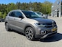 Volkswagen T-Cross 1.5 TSI Style Business R | Camera | BLIS | Beats audio | Dodehoek Detectie | Trekhaak | Keylles | Apple Carplay | 4-season banden | Stoelverwarming | Digidash | 100% Netjes Onderhouden |