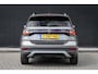 Volkswagen T-Cross 1.5 TSI Style Business R | Camera | BLIS | Beats audio | Dodehoek Detectie | Trekhaak | Keylles | Apple Carplay | 4-season banden | Stoelverwarming | Digidash | 100% Netjes Onderhouden |