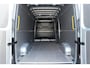 Volkswagen Crafter 35 2.0 TDI L4H3 140pk Automaat - ACC - LED - Geveerde Stoel - Carplay - Camera - Betimmering - Rijklaar