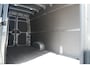 Volkswagen Crafter 35 2.0 TDI L4H3 140pk Automaat - ACC - LED - Geveerde Stoel - Carplay - Camera - Betimmering - Rijklaar