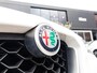 Alfa Romeo Stelvio 2.2d Super | Pano-dak | Lederen bekleding | Schakelflippers | NL auto |