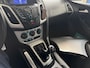 Ford Focus Wagon 1.6 TI-VCT Lease Ti. Schadeauto Motor loopt