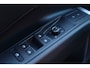 Volkswagen T-Roc 1.5 eTsi R-Line Black Style Pano/IQ.Light/Keyless/Camera/ACC/Elek. klep/20"/Trekhaak wegkl.