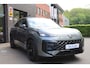 Volkswagen T-Roc 1.5 eTsi R-Line Black Style Pano/IQ.Light/Keyless/Camera/ACC/Elek. klep/20"/Trekhaak wegkl.