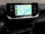 Peugeot 2008 1.2 PureTech Allure Sport (VIRTUAL COCKPIT, APPLE CARPLAY, GROOT NAVI, KEYLESS, 360 CAMERA, STOELVERWARMING, LEDER, SPORTSTOELEN, GETINT GLAS, LM VELGEN, NIEUWSTAAT)