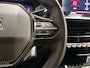 Peugeot 2008 1.2 PureTech Allure Sport (VIRTUAL COCKPIT, APPLE CARPLAY, GROOT NAVI, KEYLESS, 360 CAMERA, STOELVERWARMING, LEDER, SPORTSTOELEN, GETINT GLAS, LM VELGEN, NIEUWSTAAT)