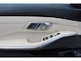 BMW 3-Serie Touring 330e eDrive Edition / Leder / Ambiance / CarPlay / Parkeerhulp V+A / 19'' / Harman Kardon Getint glas / Virtual Cockpit / Stoelverwarming 4x / DAB / Cruise Control