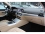 BMW 3-Serie Touring 330e eDrive Edition / Leder / Ambiance / CarPlay / Parkeerhulp V+A / 19'' / Harman Kardon Getint glas / Virtual Cockpit / Stoelverwarming 4x / DAB / Cruise Control