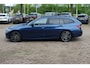 BMW 3-Serie Touring 330e eDrive Edition / Leder / Ambiance / CarPlay / Parkeerhulp V+A / 19'' / Harman Kardon Getint glas / Virtual Cockpit / Stoelverwarming 4x / DAB / Cruise Control