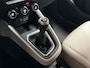 Renault Clio 1.0 TCe Initiale Paris (VIRTUAL COCKPIT, APPLE CARPLAY, GROOT NAVI, LEDER, STUUR/STOELVERWARMING, CAMERA, SPORTSTOELEN, KEYLESS, GETINT GLAS, LM VELGEN, ZWART HEMEL, NIEUWSTAAT)