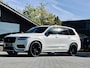 Volvo XC90 2.0 T8 Recharge AWD | Hybrid | Parelmoer White | Luchtvering | Bower & Wilkins | Panodak | Stoelen ventilatie/massage | Trekhaak |