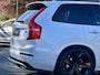 Volvo XC90 2.0 T8 Recharge AWD | Hybrid | Parelmoer White | Luchtvering | Bower & Wilkins | Panodak | Stoelen ventilatie/massage | Trekhaak |