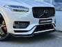 Volvo XC90 2.0 T8 Recharge AWD | Hybrid | Parelmoer White | Luchtvering | Bower & Wilkins | Panodak | Stoelen ventilatie/massage | Trekhaak |