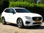 Volvo XC60 2.0 T6 Plug-in hybrid AWD R-Design 340 PK | Panoramadak | Standkachel | Harman Kardon audio | Stoelverwarming / koeling