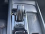 Volvo XC60 2.0 T6 Plug-in hybrid AWD R-Design 340 PK | Panoramadak | Standkachel | Harman Kardon audio | Stoelverwarming / koeling