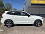 Volvo XC60 2.0 T6 Plug-in hybrid AWD R-Design | Panoramadak | Standkachel | Harman Kardon audio | Stoelverwarming / koeling