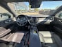 Volvo XC60 2.0 T6 Plug-in hybrid AWD R-Design 340 PK | Panoramadak | Standkachel | Harman Kardon audio | Stoelverwarming / koeling
