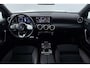 Mercedes-Benz A-klasse 200 Business Solution AMG (NAVIGATIE, CAMERA, STOELVERWARMING, LED, PDC)