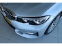 BMW 3-Serie Touring 330 e Luxury Line ''OP AFSPRAAK'' | Driving Professional | Head-up | Trekhaak | Camera | Stoelverwarming | Elektr. Klep | Adapt. Cruise | Navi | Carplay | Climate 3 zone | 18 Inch