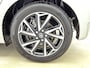 Toyota Yaris 1.5 Hybrid Dynamic Limited + | dealeronderhouden | Onderweg-naar-dealer