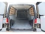 Volkswagen Transporter 2.0 TDI 150pk DSG L2H1 28 Bulli | LED Koplampen | Navigatie | App Connect | Adaptive Cruise | Digitaal Dashboard | Trekhaak | Verwarmbare Voorruit