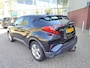 Toyota C-HR / C-HR+ 1.8 Hybrid DYNAMIC TREKHAAK KEYLESS NAVI CLIMA AD-CRUISE BLUETOOTH CAMERA 17'' LM-VELGEN NL-AUTO