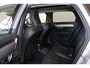 Volvo V90 T6 Recharge AWD Plus Bright - Panorama/schuifdak - IntelliSafe Assist & Surround - 360º Camera - Harman Kardon audio - Adaptieve LED koplampen - Verwarmde voorstoelen, stuur & achterbank - Parkeersensoren voor & achter - Elektr. bedienb. voorstoelen met geheugen - Draadloze tel. lader - Extra getint glas - Inklapbare trekhaak - 19' LMV
