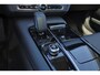 Volvo V90 T6 Recharge AWD Plus Bright - Panorama/schuifdak - IntelliSafe Assist & Surround - 360º Camera - Harman Kardon audio - Adaptieve LED koplampen - Verwarmde voorstoelen, stuur & achterbank - Parkeersensoren voor & achter - Elektr. bedienb. voorstoelen met geheugen - Draadloze tel. lader - Extra getint glas - Inklapbare trekhaak - 19' LMV