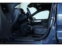 Volvo XC40 B4 Plus Dark | Trekhaak Semi-elektrisch | Adaptieve Cruise Control | Pilot Assist | Verwarmbare voorstoelen | Verwarmbaar stuurwiel | Blind Spot Information System | Verwarmbare voorruit | Parkeercamera | Parkeersensoren voor + achter |