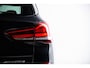 BMW X1 xDrive25e High Executive M Sport - Trekhaak - Panoramadak - Driving Assistant Plus - Comfort Access - Head up - Harman Kardon - Elektrisch verstelbare/verwarmde stoelen - Getinte ruiten -