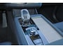 Volvo XC90 T8 Recharge AWD Plus Bright - Panorama/schuifdak - IntelliSafe Assist & Surround - 360º Camera - Harman/Kardon audio - Verwarmde voorstoelen, stuur & achterbank - Parkeersensoren voor & achter - Elektr. bedienb. voorstoelen met geheugen - Head up display - Draadloze tel. lader - Extra getint glas - Inklapbare trekhaak - 21' LMV
