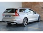Volvo V60 2.0 T6 Plug-in hybrid AWD Plus Dark | Elektrische wegklapbare trekhaak | Adaptive Cruise Control | 360° Parkeercamera | Stoelverwarming | Stuurwielverwarming | Harman Kardon Premium Audio | Google infotainment | Longe Range