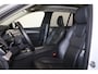 Volvo XC90 T8 Recharge AWD Ultimate Dark - Panorama/schuifdak - IntelliSafe Assist & Surround - 360º Camera - Bowers & Wilkins audio - Adaptieve LED koplampen - Verwarmde voorstoelen, stuur & achterbank - Parkeersensoren voor & achter - Elektr. bedienb. voorstoelen met geheugen - Geventileerde voorstoelen - Head up display - Draadloze tel. lader - Extra getint glas - Inklapbare trekhaak - 22' LMV