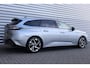 Peugeot 308 SW 1.6 HYBRID 180PK ALLURE AVANTAGE AUTOMAAT / NAVI / LEDER / CLIMA / PDC / 17" LMV / CAMERA / KEYLESS / FULL-LED / 8 JAAR GARANTIE / WINTERPAKKET / BLUETOOTH / ADAPT. CRUISECONTROL !!