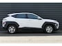 Hyundai Kona 1.6 GDI HEV Comfort Camera | Navigatie | Adaptieve Cruise | Carplay | Climate | 16" Lichtmetaal | All-Season | Achteruitrijcamera | Airco (automatisch) | Centrale deurvergrendeling met afstandsbediening